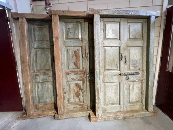 Oude en authentieke deuren uit India. Exclusief bij Bouwie verkrijgbaar.