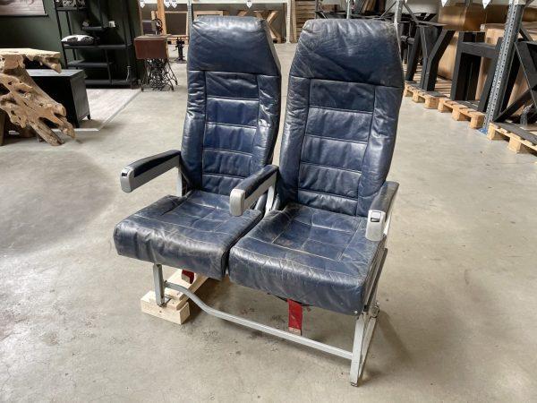 Originele vliegtuigstoelen uit ons eigen Bouwie vliegtuig. Gebruikte vintage vliegtuigstoelen met ieder zijn eigen unieke kenmerken. Exclusief verkrijgbaar bij Bouwie voor een mooie prijs