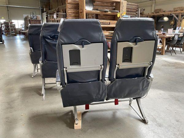 Originele vliegtuigstoelen uit ons eigen Bouwie vliegtuig. Gebruikte vintage vliegtuigstoelen met ieder zijn eigen unieke kenmerken. Exclusief verkrijgbaar bij Bouwie voor een mooie prijs